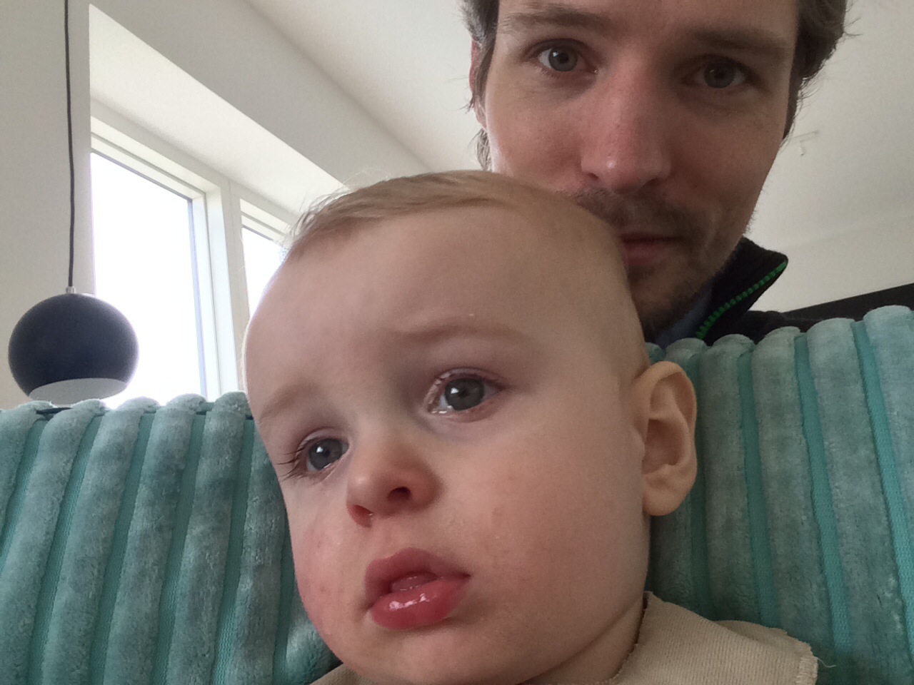 Jacob er syg med høj feber. :-(