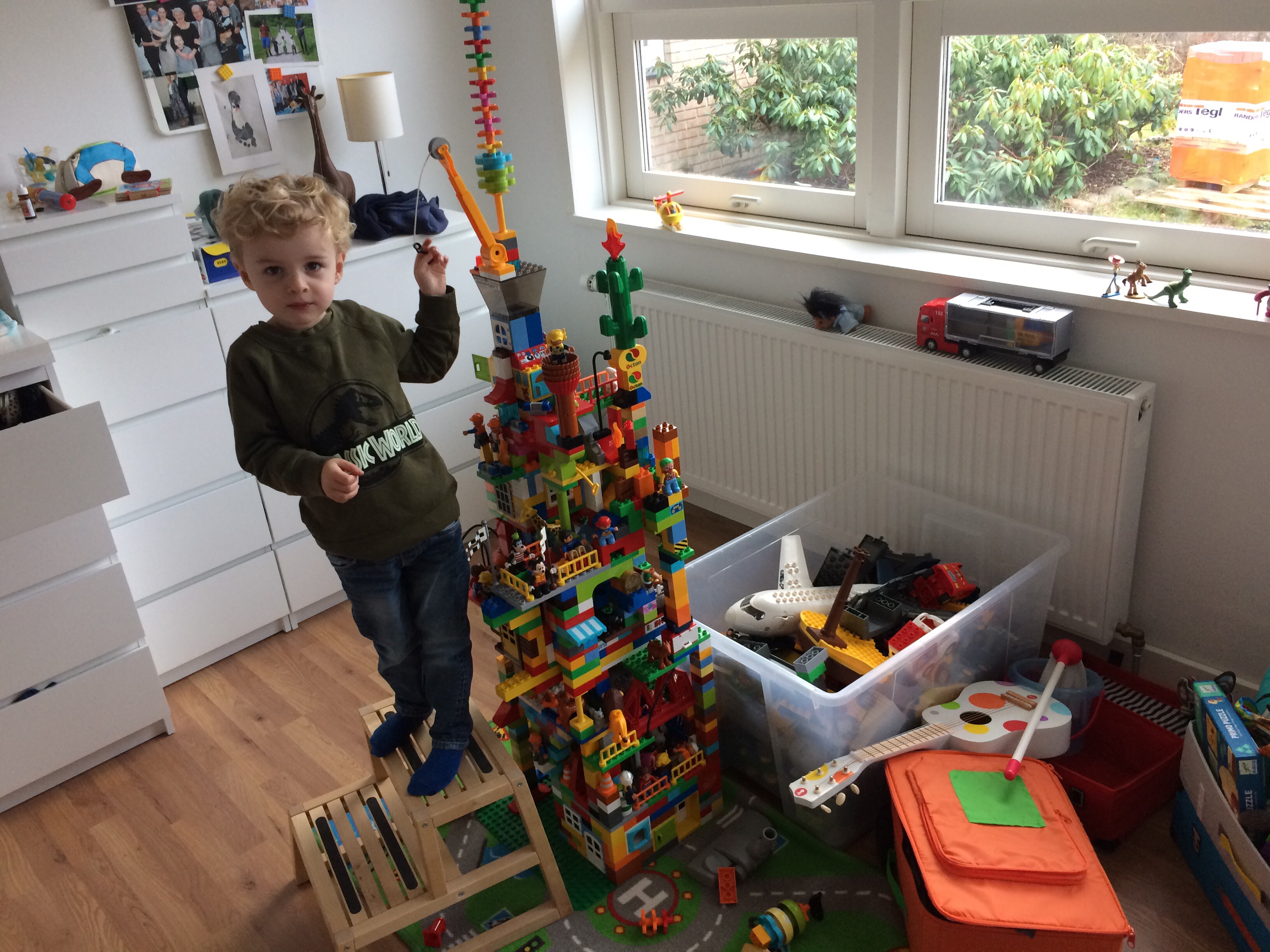 LEGO.