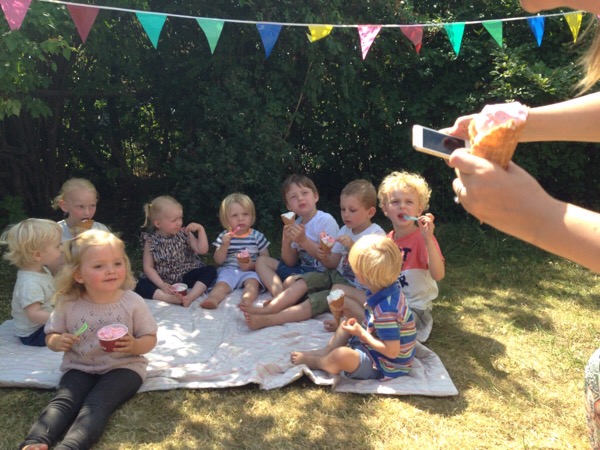 Jacob 5 år og Emil 2 år.