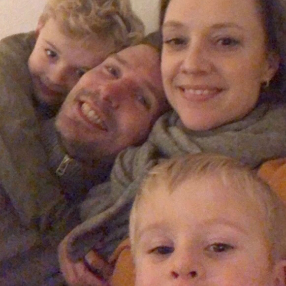 Familien.